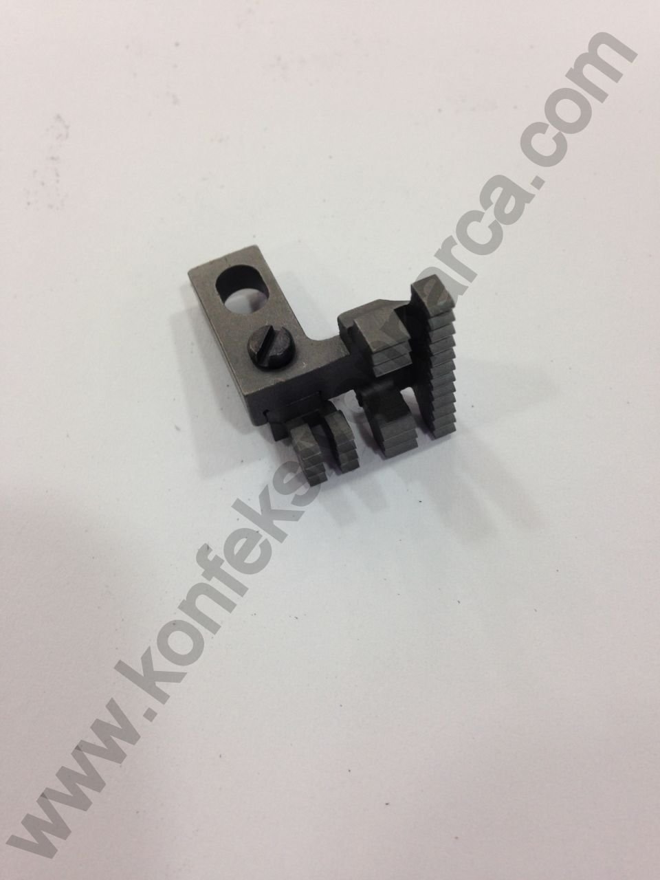 146568-001 Brother 551 Overlok 5 İplik Safari Arka Dişli