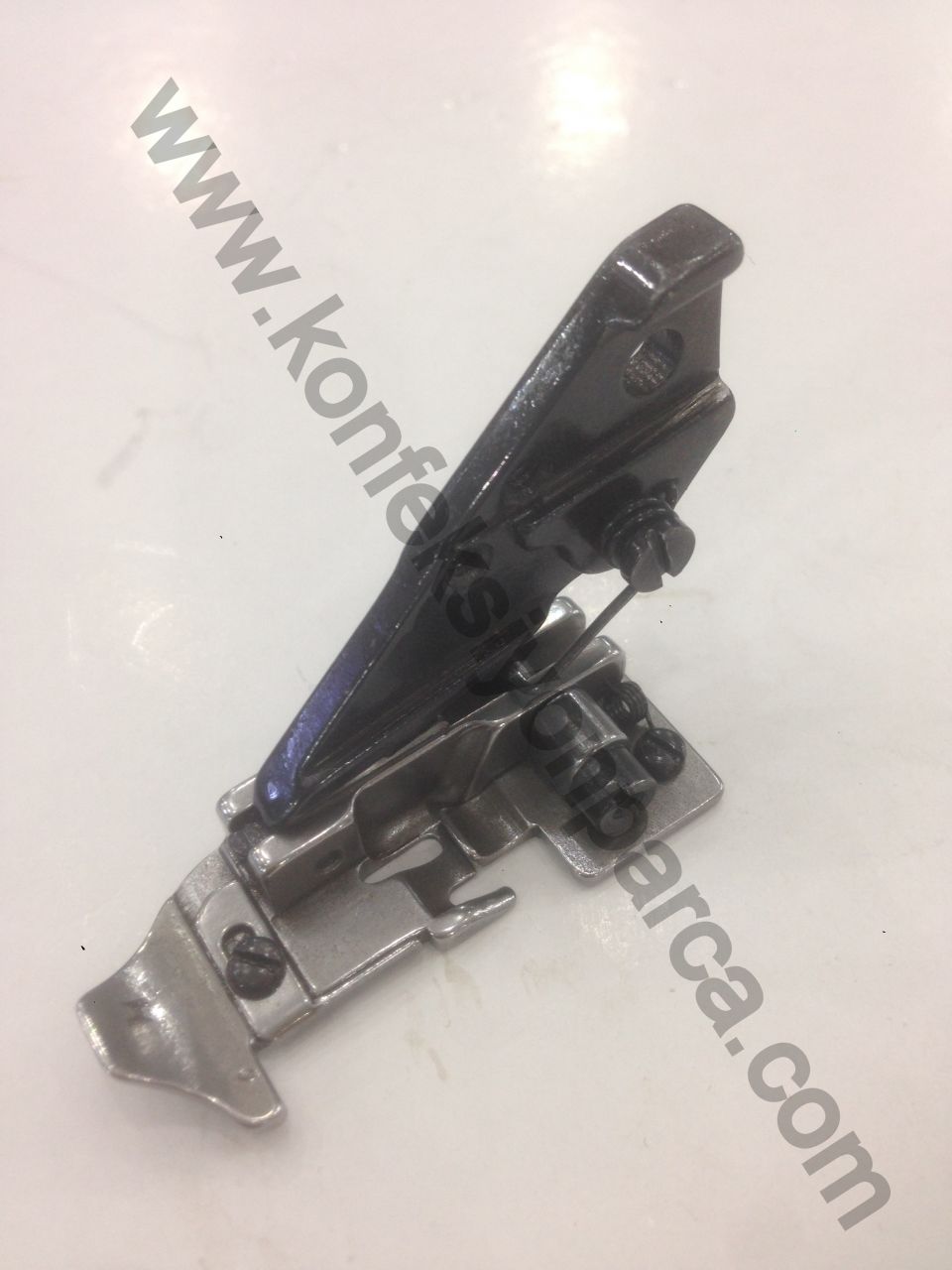 146874-001 Brother Overlok 551 Serisi  5 İplik Safari Ayak